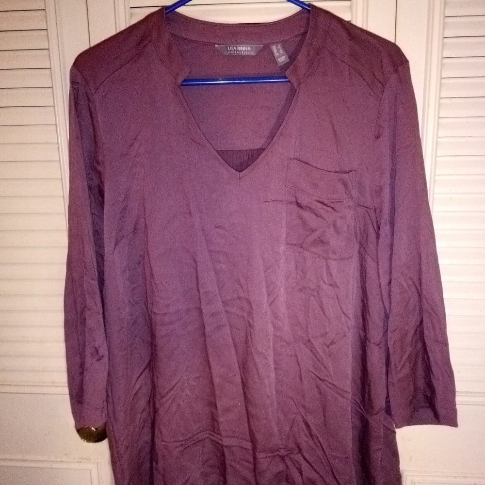 Lisa Rinna size L LS V neck top EUC